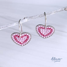 Load image into Gallery viewer, Lilly earrings

